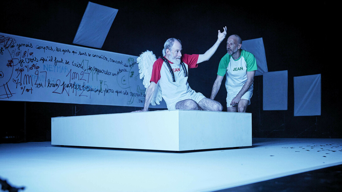 Conversation entre jean ordinaires. Avec l'aimable autorisation du Théâtre Le Quai