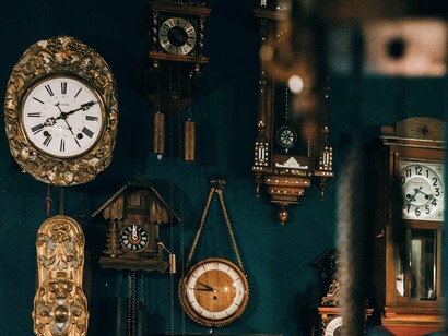 Consultei-os com uma insistência irritante. É provável que ao me verem chegar, pensassem: lá vem ele novamente com aquelas perguntas constrangedoras sobre aposentadoria…