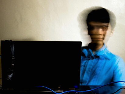 Si la humanidad cede completamente el control a sistemas artificiales, acelera su temporalidad y pone en riesgo su propia continuidad