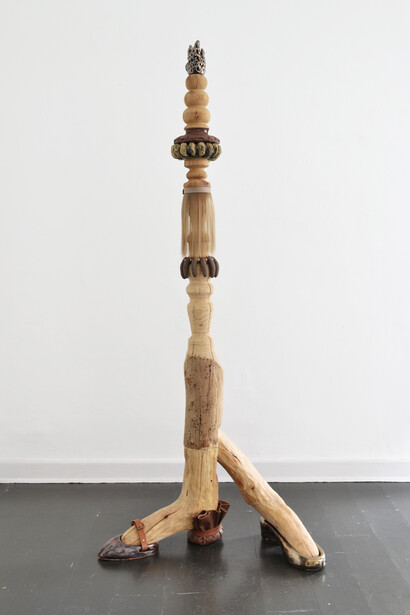 Anna Bak | Autogenous, 2020. Wood, glazed ceramics, leather, artificial hair, 179x79x35 cm