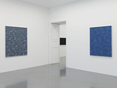 View of the exhibition / Vue de l’exposition CHOI
Myoung-Young, LEE Seung-Jio and SUH Seung-
Won “ORIGIN” curated by PARK Seo-Bo at Galerie
Perrotin, Paris
Here : CHOI Myoung-Young
From left to right: "Sign of Equality 75-34" and "Sign of
Equality 75-5"
Photo : Claire dorn
Courtesy Galerie Perrotin
