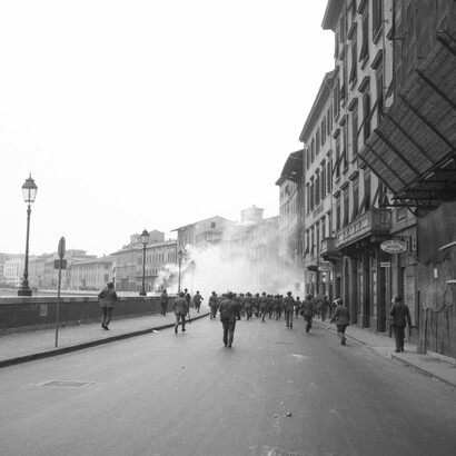 Guerriglia sui lungarni pisani