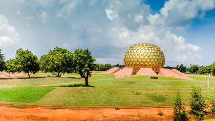 Auroville è una città "sperimentale", una "comunità intenzionale" (Matrimandir, Auroville, Pondicherry, India)