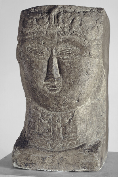 Amedeo Modigliani, Testa femminile, 1911, pietra, cm 47 x 25 x 30, Centre Pompidou, Parigi © Centre Pompidou