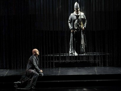 Una scena tratta dalla rappresentazione teatrale "Amleto" andata in scena al Teatro Filarmonico di Verona. © Ennevi Foto