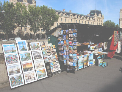 I fogli di pergamena delle pagine dei libri e le lettere antiche ritrovate dai colti bouquinistes
