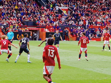 Les joueurs de Manchester United en pleine intensité, lors d’un match disputé en mars 2024