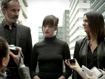 Juan Elías Giner con Ana Saura (Susana Abaitua) y Marta Hess (Eva Santolaria)