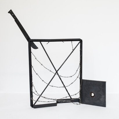 Melvin Edwards, Ventana a Isla Negra, ca. 1973, Welded steel and barbed wire, 44 3/8 x 48 x 20 inches (112.7 x 121.9 x 50.8 cm). Courtesy Alexander Gray Associates, New York; Stephen Friedman Gallery, London © 2015 Melvin Edwards / Artists Rights Society (ARS), New York. Photo: Jeffrey Sturges