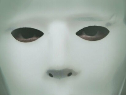 Para os gnósticos, a libertação dos arcontes é alcançada por meio do gnosis, ou seja, o conhecimento espiritual profundo que transcende a sabedoria comum ou o dogma religioso. Esse conhecimento é a chave para escapar da prisão material criada pelo Demiurgo e seus arcontes