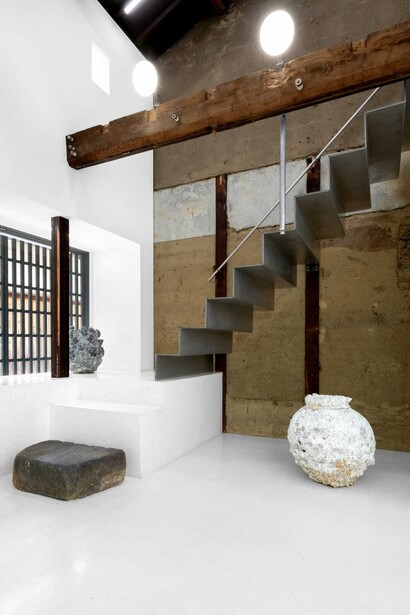Satoru Hoshino and Masaomi Yasunaga, Sea of mud, wall of flame, exhibition view. Courtesy of Nonaka-Hill Gallery