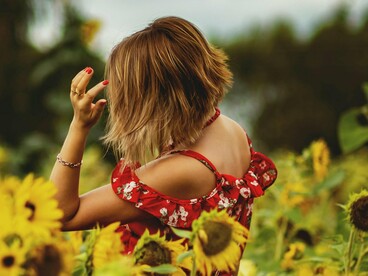 Agosto é especial e fonte de inspiração para artistas, poetas e escritores. Os livros e poemas que nascem no pico do verão sabem a praia, mar e energia, carregam doçura e boas recordações