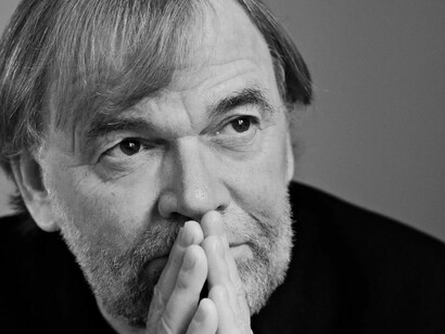 Jostein Gaarder (n. 1952) es un afamado escritor e intelectual noruego