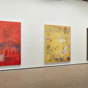 Hugo McCloud, Veiled, Exhbition view. Courtesy of Sean Kelly Gallery