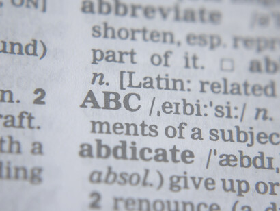 Parole. Per trasmettere significati complessi, le parole devono stare all’interno di una gerarchia di strutture linguistiche