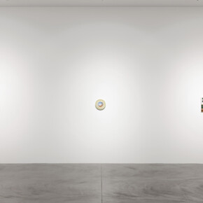 Karen Kilimnik, Exhibition view. Courtesy of Galerie Eva Presenhuber