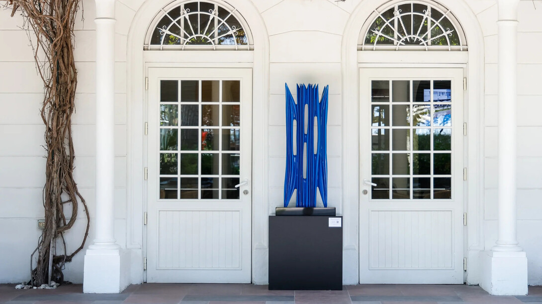 Pablo Atchugarry, Formas eternas, exhibition view. Courtesy of Contini Art Gallery