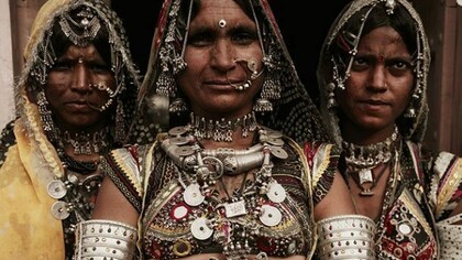 Rabari Women in Ajabgarh Village © Jimmy Nelson