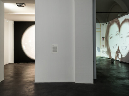 A sin. Diego Zuelli, 8 minuti luce, 2016. A dx Eva e Franco Mattes, The Others, 2011. Mata Modena (ph. Elenia Megna, 2016)