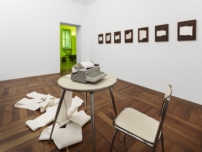Roberto Casti, A melody from the outside, vista della mostra. Cortesia di Galleria Simóndi