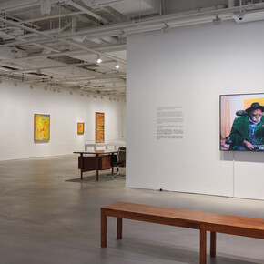 Frank Bowling, Like water, exhibition view. Courtesy of Hauser & Wirth Gallery