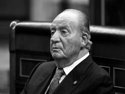 Juan Carlos I de España, rey de España desde el 22 de noviembre de 1975 hasta el 18 de junio de 2014, fecha de su abdicación