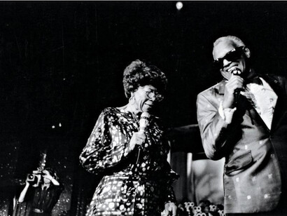 Ella Fitzgerald e Ray Charles em concerto