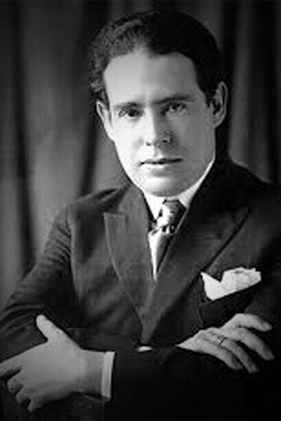 Le poète, journaliste, et diplomate mexicain José Juan Tablada (1871 - 1945)