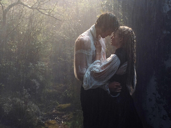 Cumbres Borrascosas (2026), protagonizada por Margot Robbie y Jacob Elordi, adaptación de la novela de Emily Brontë