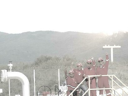 Trabajadores de PDVSA en una planta de la empresa estatal