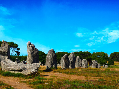 Mégalithes de Carnac : les menhirs et dolmens ont laissé place aux églises
