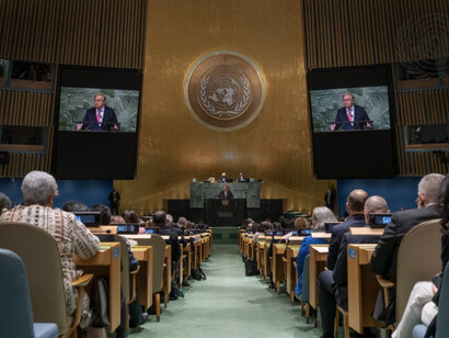 La competencia incluye campañas, gestiones diplomáticas y negociaciones entre delegaciones, donde la transparencia y la imagen personal del candidato resultan determinantes