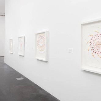 Ana María Hernando, Seguir cantando, vista de exhibición. Cortesía de MCA Denver