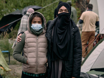 The journey of a young female refugee with her daughter is fraught with obstacles, as they confront the harsh border controls at Europe's borders