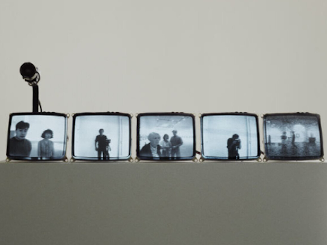 Jim Campbell, Memory/Recollection, 1990. Courtesy of Hosfelt Gallery
