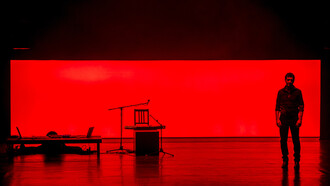 Fog 2022, Triennale Teatro, Milano: Biagio Caravano in Maqam di mk, foto Lorenza Daverio