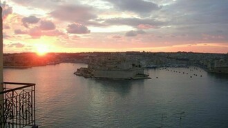 Vista della Vittoriosa all'alba