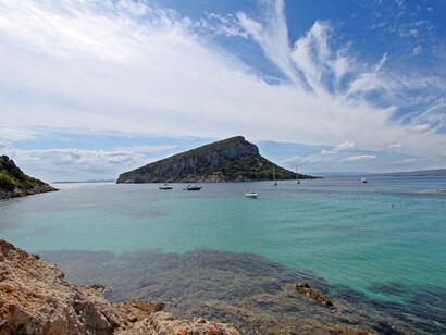 Ancora oggi sono considerati una delle band più importanti e amate della storia. Nella foto l'isola di Figarolo, Sardegna, Italia