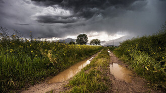 Maltempo e previsioni. Ogni volta che forti eventi metereologici devastano il nostro territorio, non solo la politica, ma anche la scienza finiscono sul banco degli imputati, come si è visto a maggio, in seguito all'alluvione dell’Emilia-Romagna, e in queste ultime settimane, dopo che la tempesta Ciaran ha flagellato l'Europa, dal Regno Unito fino all'Italia