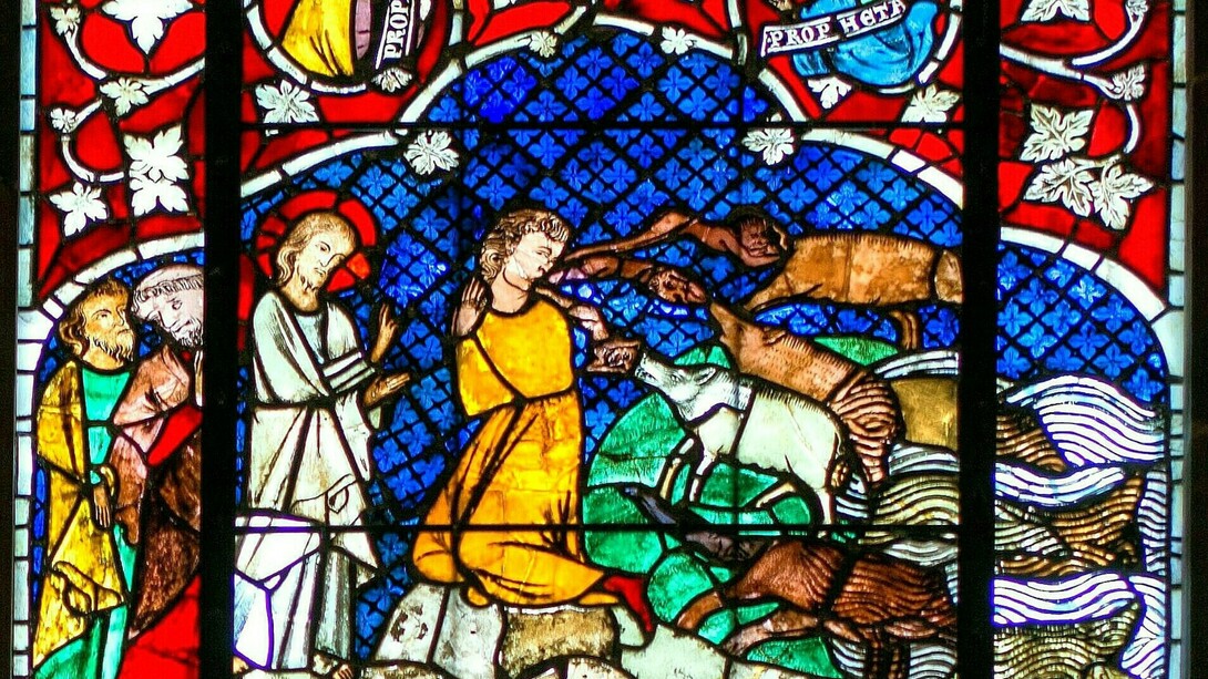 Vidriera en la catedral de Estrasburgo donde se refleja el episodio bíblico en el que Cristo libera a un hombre poseído por una «Legión» de demonios 