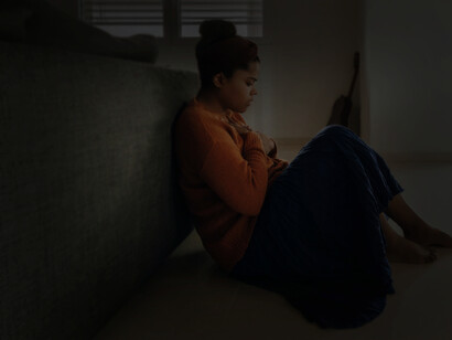 Another teen girl experiencing memory loss can experience panic and fear