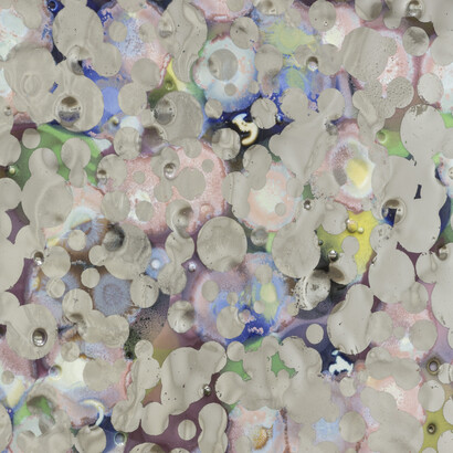 Lionel Estève, Untitled (Mirror), 2016 (detail)
Porcelain, colored underglaze, crystallizations, platinum, 70 x 70 cm / 27 9/16 x 27 9/16 in © Youngha Cho / Courtesy Perrotin