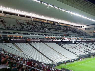 A Arena Corinthians, também conhecida como Neo Química Arena, foi inaugurada em 2014 e está localizada no bairro de Itaquera, em São Paulo
