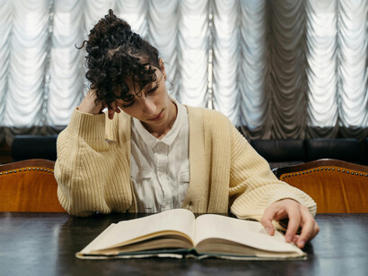 En un país que envejece y enfrenta déficit habitacional y previsional, la educación superior aparece como pieza clave de cohesión social, aunque su financiamiento tensiona cada vez más el equilibrio fiscal