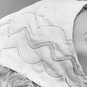 Paul Huf, Hoed met struis, op ruimtevaart geïnspireerde mode voor Avenue, 1966. Courtesy of Foam