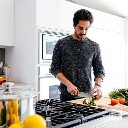 Grazie a strumenti come le pinzette, anche i dettagli più piccoli acquistano importanza e contribuiscono all’eleganza finale