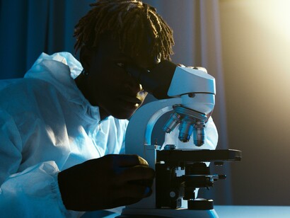 Laboratorio. Un laboratorio biochimico nello spazio: ZePrion e la ricerca farmaceutica del futuro