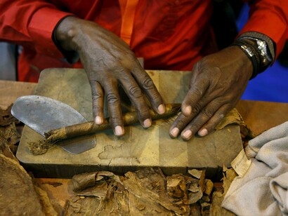 Exhibición de fabricantes de puros en Fitur