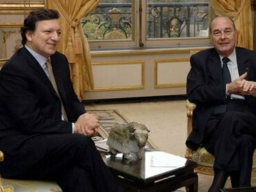 José Manuel Barroso, président de la CE, s’est rendu en France où il a rencontré Jacques Chirac, président de la République française, le 8 décembre 2005. Photo de Ezequiel Scagnetti