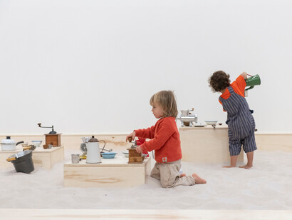 Para niños: experiencias con el arte desde 1968, vista de exhibición. Cortesía de Pinacoteca